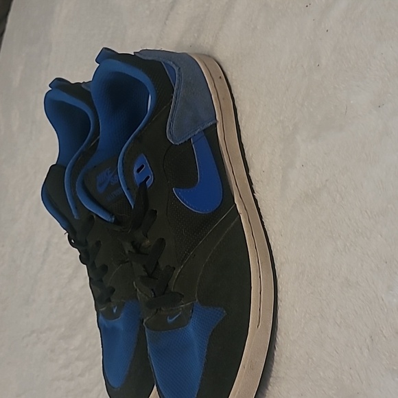 Nike Men's Black and Blue SB Alleyoop - Picture 3 of 4
